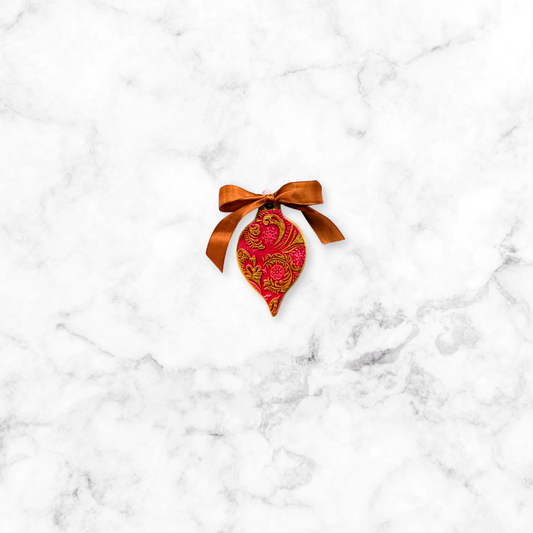 3x CHRISTMAS BAUBLES