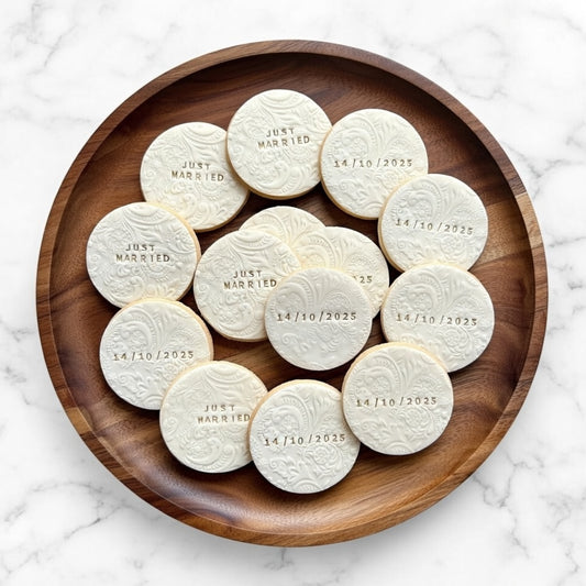 12x PERSONALISED WEDDING BISCUITS